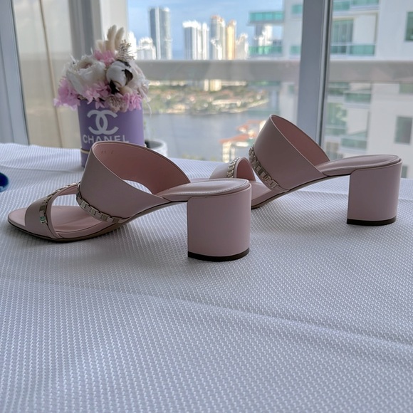 Salvatore ferragamo sandals light pink and gold hardware size 9.5 - Picture 4 of 8